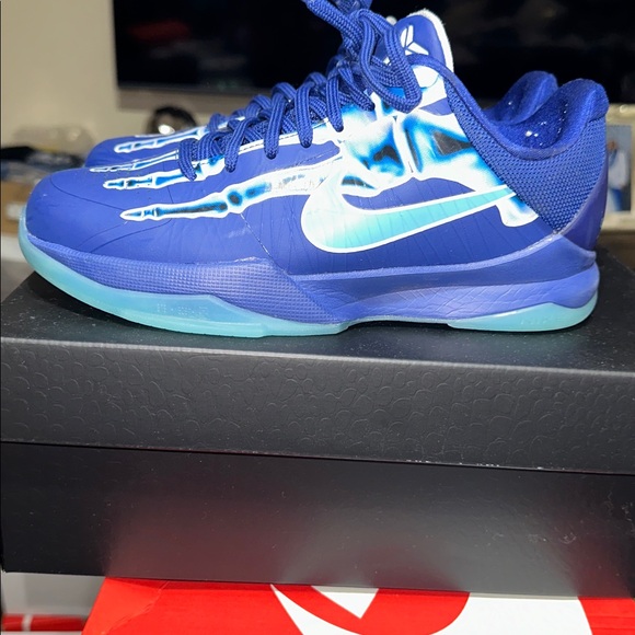 Kobe V 6 Rings - Picture 2 of 4